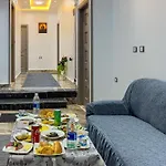 Giza Pyramids Alaska Inn